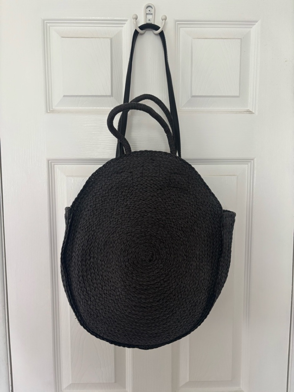 Black Round Straw Tote Bag - Women's Handbag